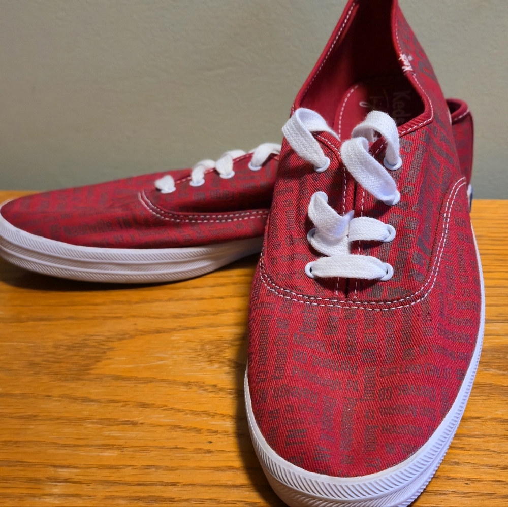 Keds Taylor Swift Red Tour 10 City Print Canvas Sneakers Rare Collectors New